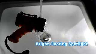 Wir stellen Ihnen den kompakten, wiederaufladbaren, schwimmenden Marinestrahler mit 1000 Lumen und Aufhängehaken vor